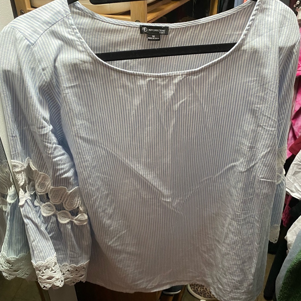 Pin stripe blouse with lacy sleeves Size 1X
